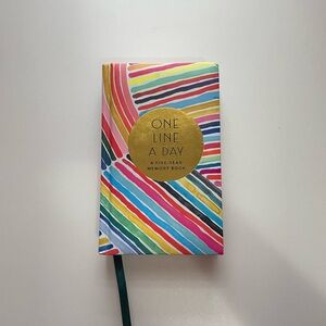 Daily Journal (One Line a Day: A Five Year Memory Book)